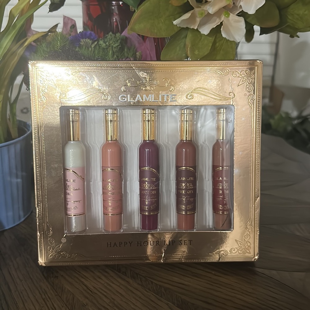 HOST PICK 💫🔥🔥🔥🔥Glamlite HAPPY HOUR LIP SET ✨❤️❤️ - Picture 2 of 2